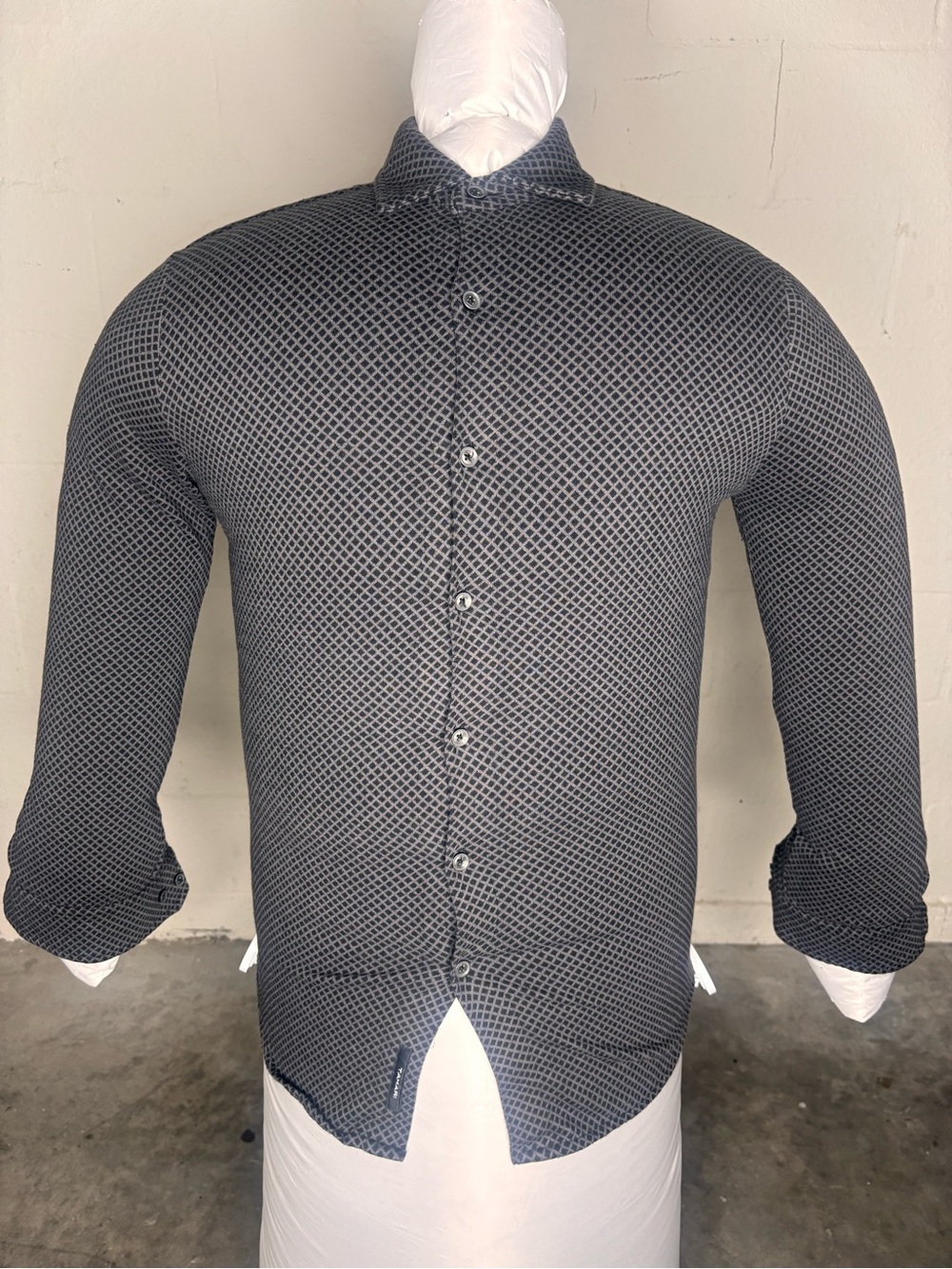 Tahari Men's (US) Medium Black Linen Button Down Shirt Long Sleeve Coastal